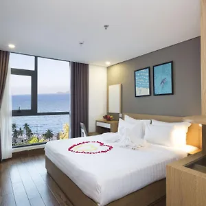 https://smile-hotel.nhatrangbesthotels.com